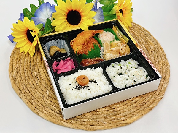 夏の季節弁当 みずばしょう