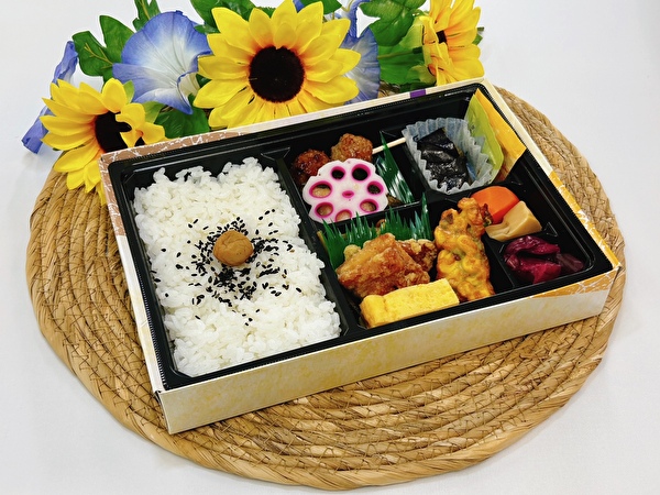 夏の季節弁当 つきみそう